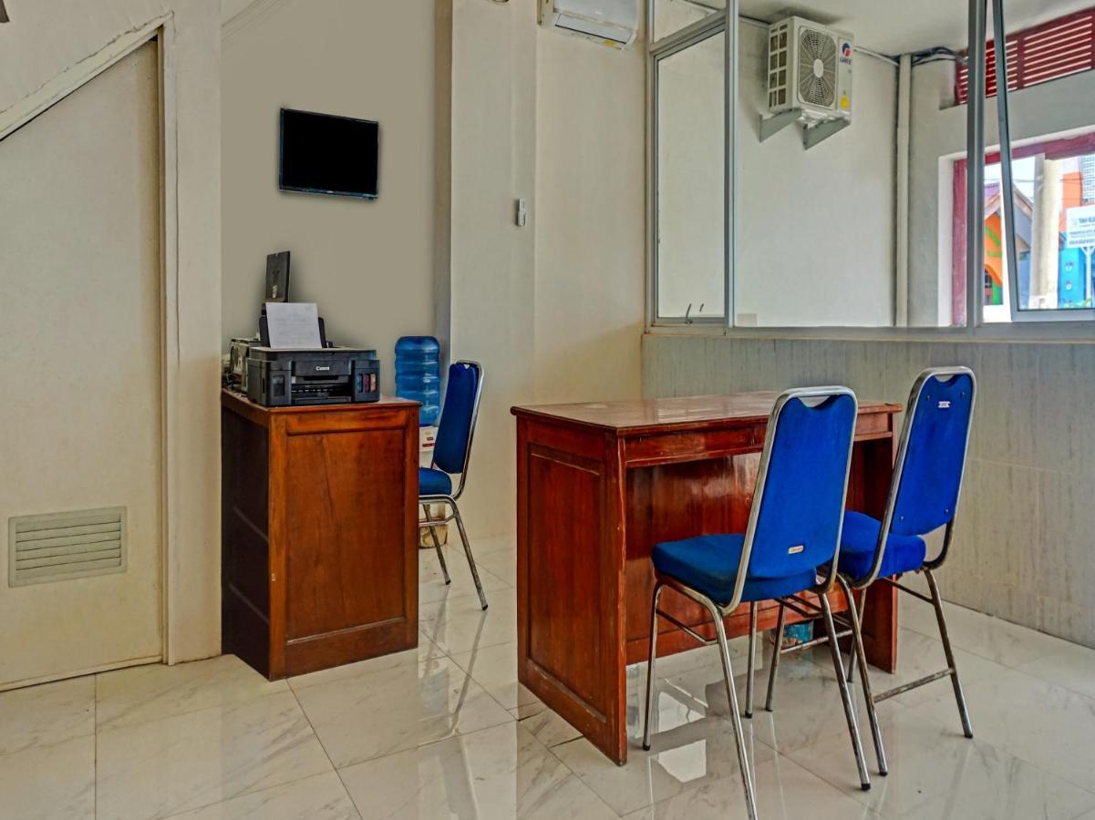 Reddoorz At Jalan Somba Opu Losari Macáçar Exterior foto