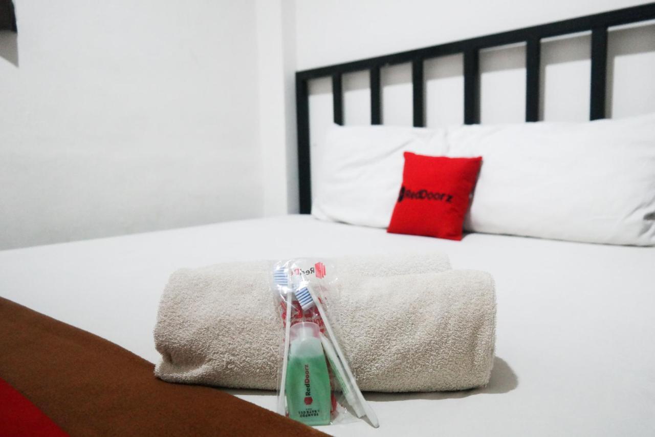 Reddoorz At Jalan Somba Opu Losari Macáçar Exterior foto