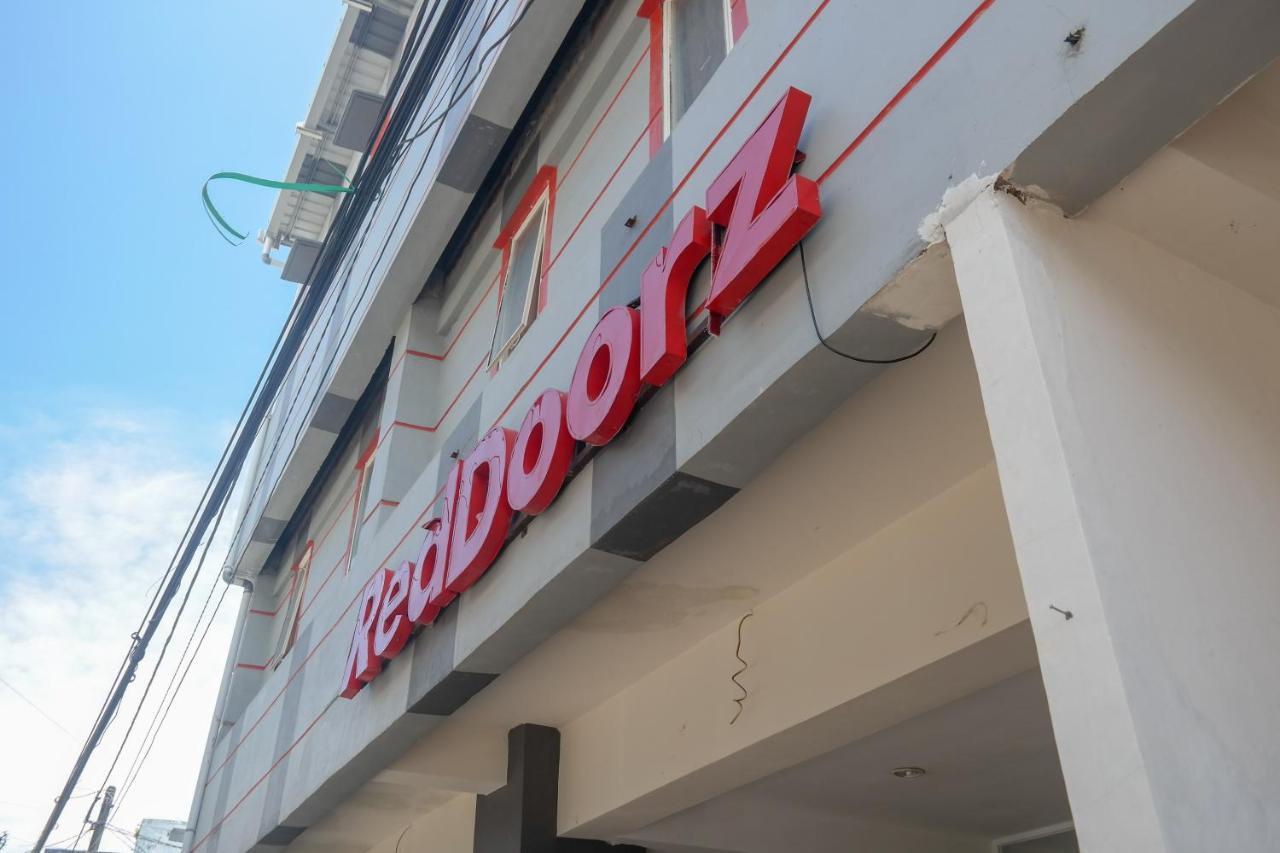 Reddoorz At Jalan Somba Opu Losari Macáçar Exterior foto